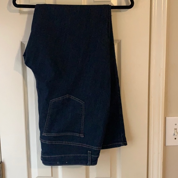 NWOT Dressbarn women’s jeans 20T/33” inseam